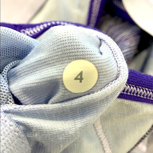 Lululemon workout tank. Size 4. - Picture 4 of 4